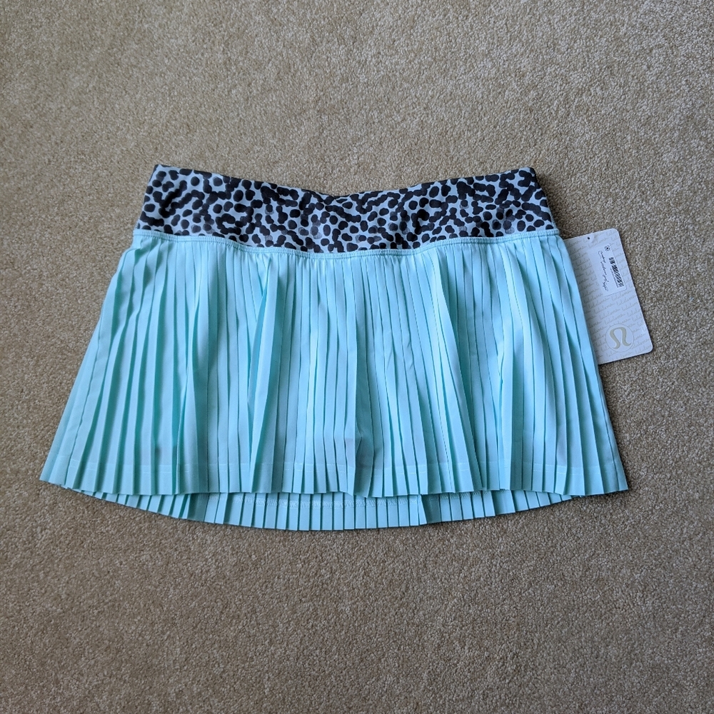 NWT lululemon pleat to street II